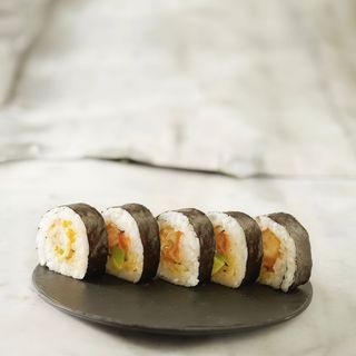 Futomaki de Tempura Camarão 