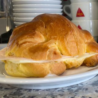 Croissant com Fiambre
