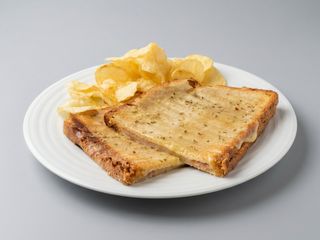 Tosta Mista em pão Tradicional 