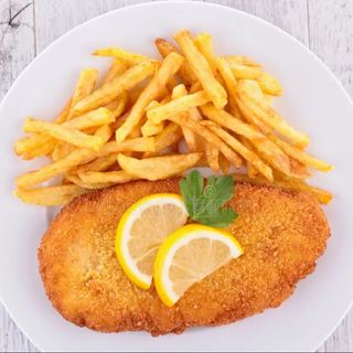 Panados com Batata frita e Ovo