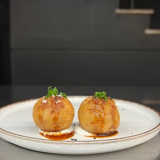 5) Balls Hot de Salmão (4 un)