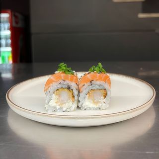 13) Uramaki filadélfia camarão panado supremo (4 pçs)