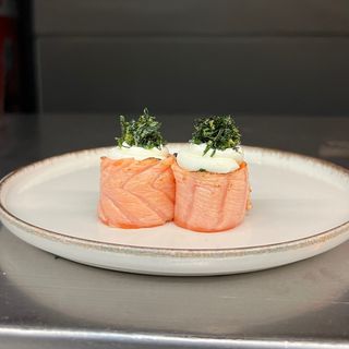 (45) Gunkan de salmão filadélfia braseado crispy (4pçs)