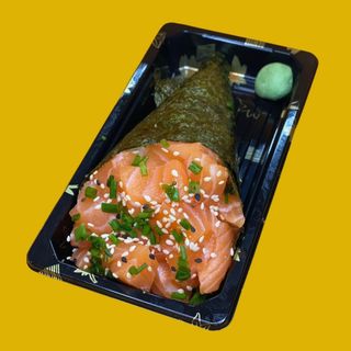 63) Temaki de salmão Clássico (1 un)