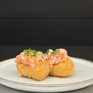 8) Salmon crunch (4 un)