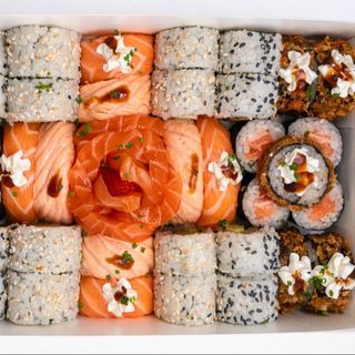 Combinado 15- Salmon Special Half-Century (50 Peças)