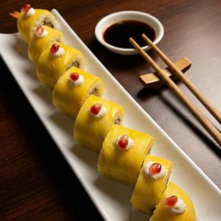 Uramaki California Topping Mango e Cheese