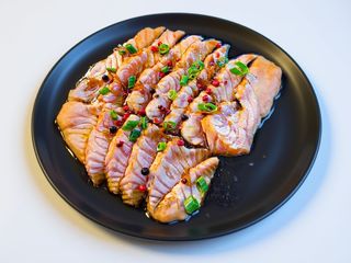 Sashimi Salmao Braseado (12 Peças)