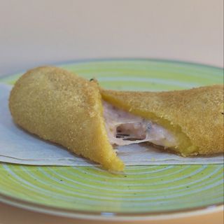 Enroladinho Misto
