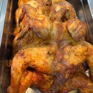 Frango Assado com Batata Frita e Arroz