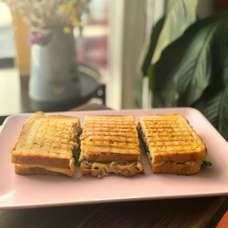 Tosta de Jaca e Espinafres - Vegan