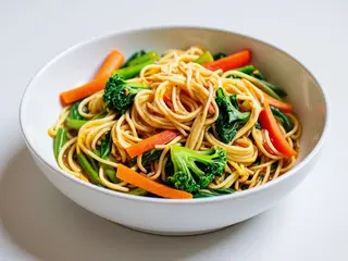 Veg Hakka Noodles