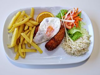 Alheira com Ovo a Cavalo