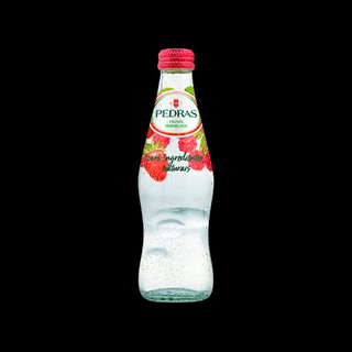 Água das pedras de frutos vermelhos