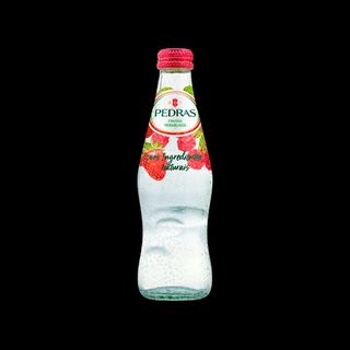 Água das pedras de frutos vermelhos