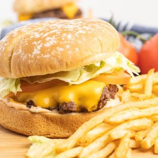 Cheese Burguer com batata frita