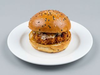 COMBO BENEDICTO BANANA BURGUER