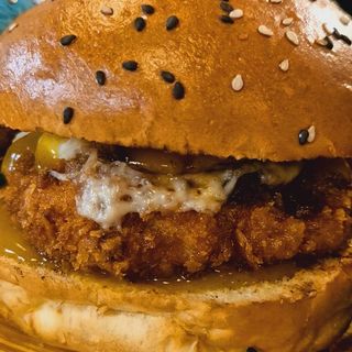 COMBO BENEDICTO BANANA BURGUER