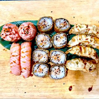 Traditional hot 5 (16 pcs)