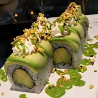 Vegan uramaki topped with Philadelphia and avocado 8 pcs