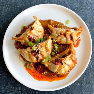 Chicken and vegetable Momo 4 pcs