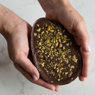 Ovo trufado chocolate & pistachio