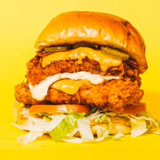 Double Hot Chicken e Fritas