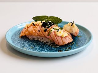 25. NIGIRI TOASTADO SALMÃO 12