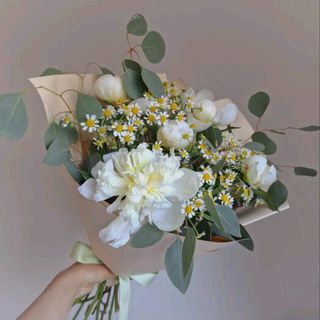 Bouquet Tanacetum and Pionies
