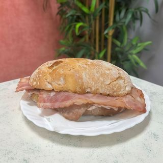 Prego no Pão da Avó com Bacon