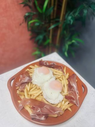 Ovos Rotos à Barbas no Prato