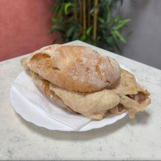 Bifana Simples no Pão da Avó