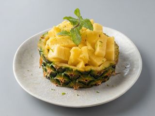 Abacaxi com Raspas de Lima 