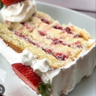 Fatia de Ninho com geleia de Morango