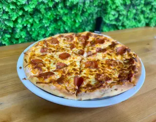 Pizza Pepperoni Média