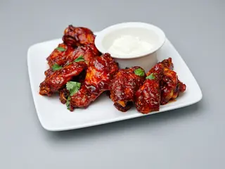 Honey BBQ Hot Chicken Wings 5 Peças