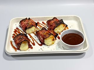 Queijo Coalho com Bacon e Goiabada