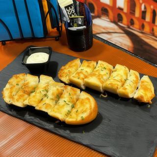 Pão de Alho e Queijo c/ Maionese de Alho