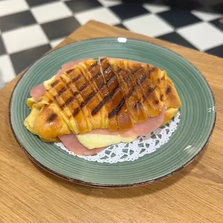 Croissant Misto