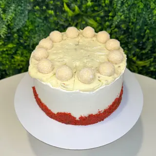 Bolo Raffaello