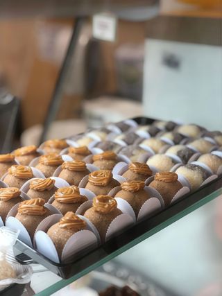 Combo 10 brigadeiros sortidos.