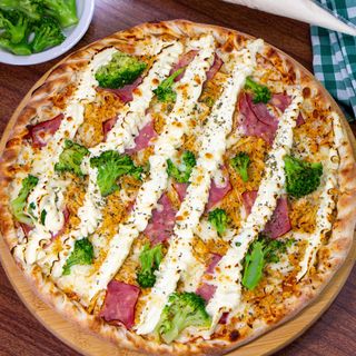 Pizza Frango com Brócolis