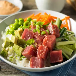 Atum poke bowl