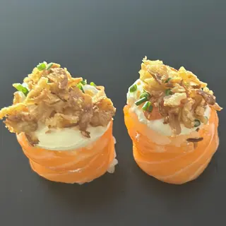 Gunkan 6 pcs com Cebola frito