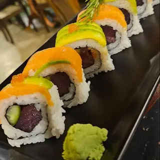 Special tuna uramaki 8 pcs