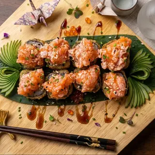 Salmao chopped hot roll 8 pcs