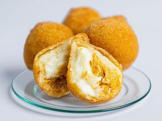 Coxinha de Frango com Catupiry