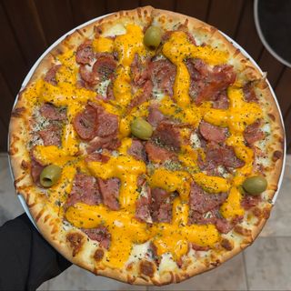 Calabresa com Cheedar (serve duas pessoas) 30cm