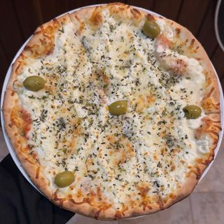 Pizza 4 queijos (serve duas pessoas) 30cm