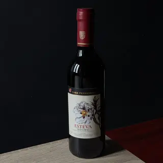 Vinho tinto Esteva 375cl